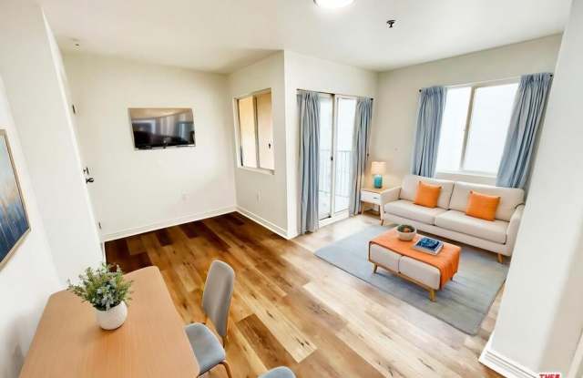 2637 S Manhattan Pl unit: 3 photos photos