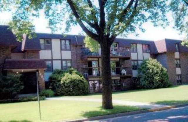 1600 5th St Sw - 1600 5th Street Southwest, Willmar, MN 56201