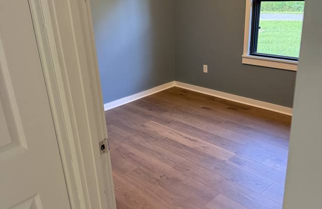 144 Hutchinson Court Gallery 4