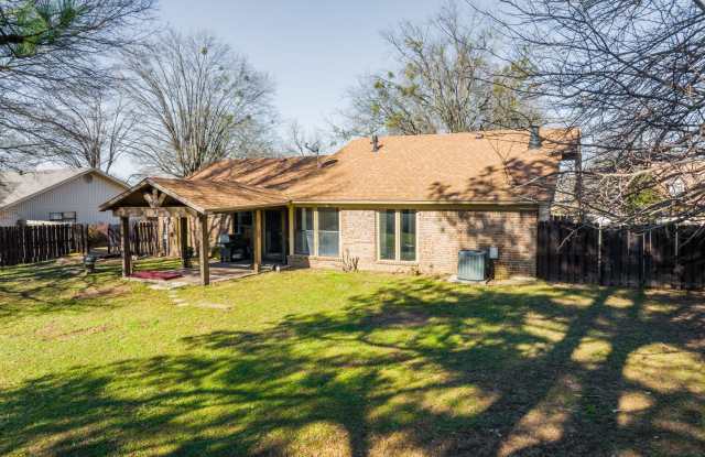 Freshly Renovated House! - 2708 Roxbury Lane, Fort Smith, AR 72908