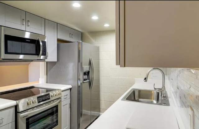 8045 North 32nd Lane photos photos