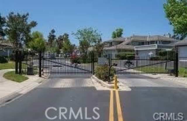 25091 Acacia Lane Gallery 2