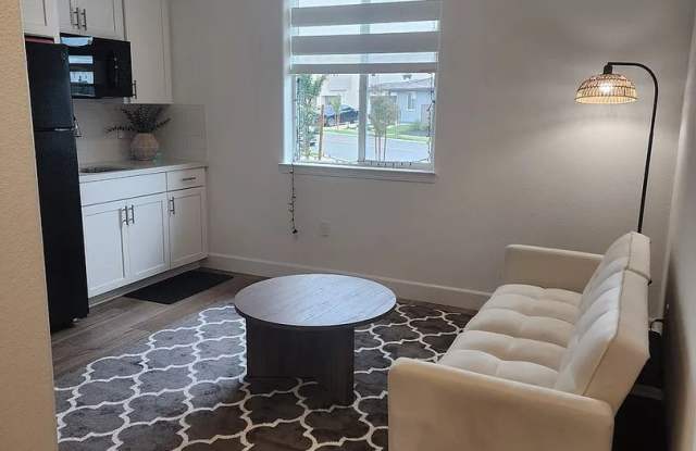 March Move In Special - $300 off First Month's Rent photos photos