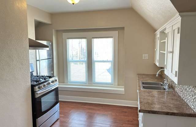 Desirable Downtown Redlands Gallery 3