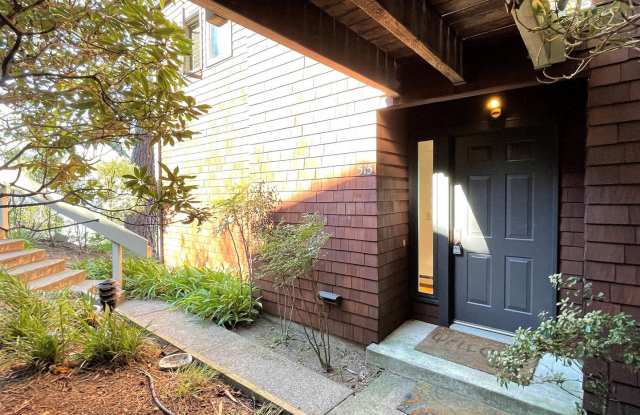 Gorgeous 1 bedroom condo with incredible views for rent! Gallery 1