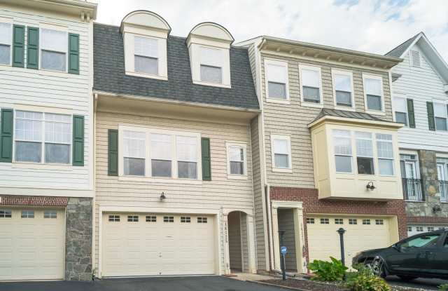 14125 Catbird Dr - 14125 Catbird Drive, Linton Hall, VA 20155