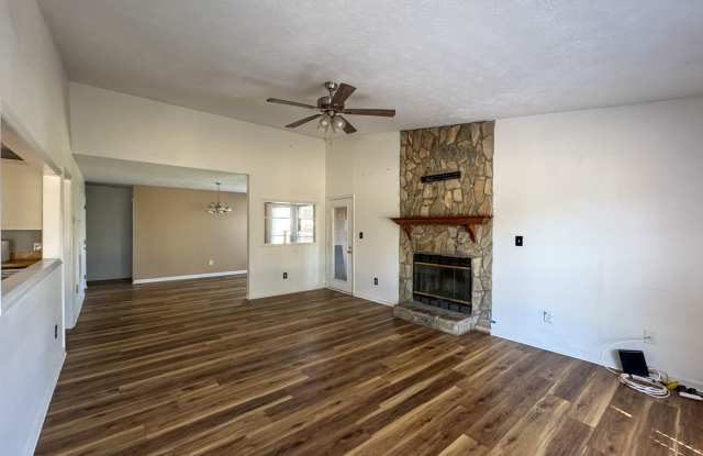 Cute 3 Bed 2 Bath Home in Hope Mills Gallery 4