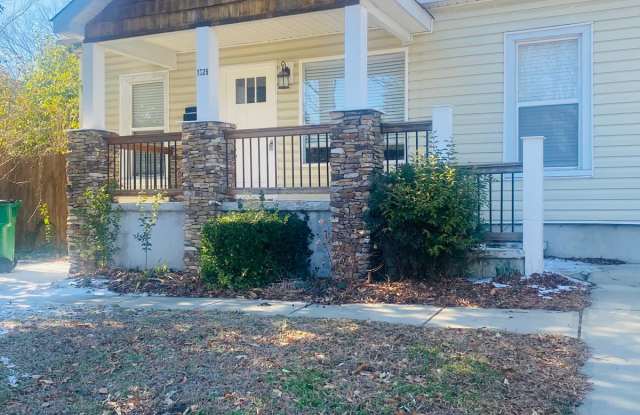 1525 Hawthorne Ln photos photos