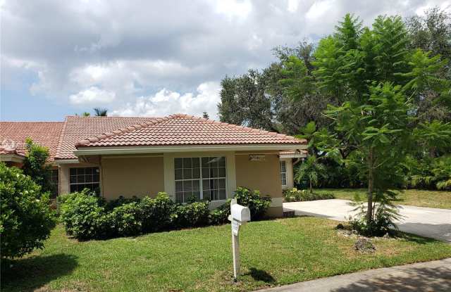 10401 NW 10th Ct Gallery 2