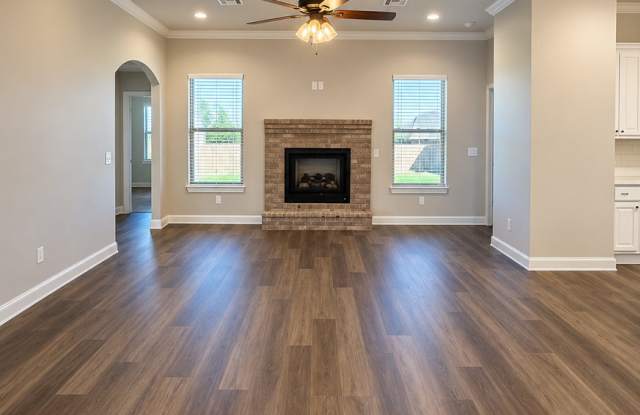 Stunning Single-Family Home with Spacious Living in Piedmont, OK Gallery 4