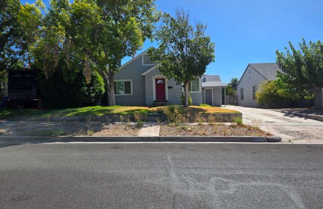 *******2 WEEKS FREE RENT******* An Amazing Boulder City Home! photos photos