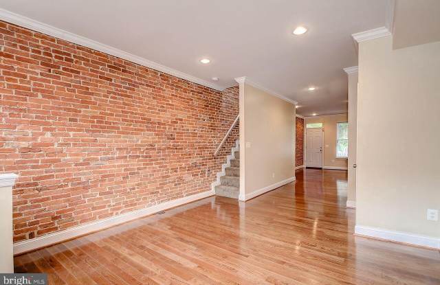 1306 GLYNDON AVENUE Gallery 2