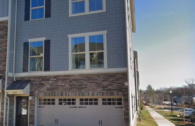Oakhurst 3 bedroom Townhome with garage for rent! photos photos