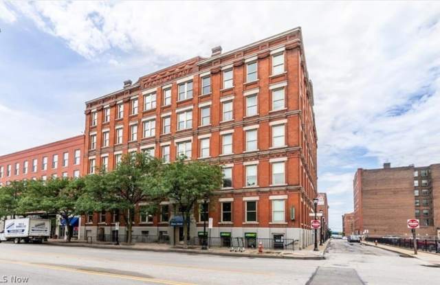 408 W Saint Clair Avenue - 408 West Saint Clair Avenue, Cleveland, OH 44113 408 W Saint Clair Avenue - 408 West Saint Clair Avenue, Cleveland, OH 44113