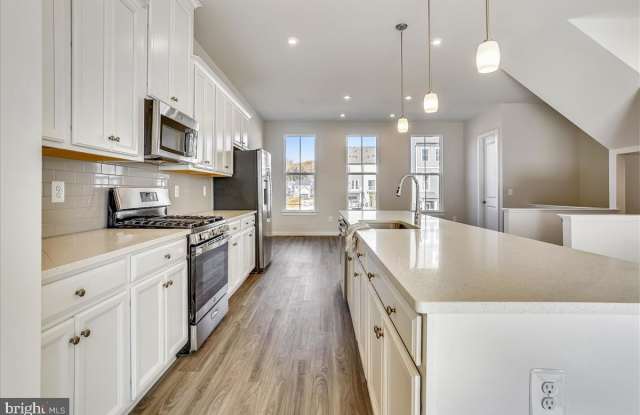 1763 AUTUMN MAPLE LEAF DRIVE Gallery 3