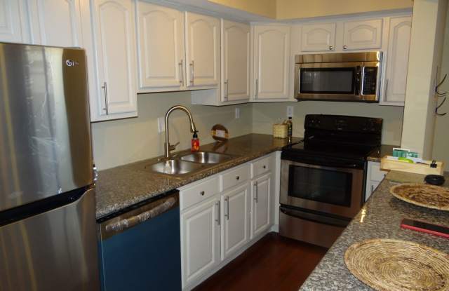 1/1 condo in Beach Park Gallery 3
