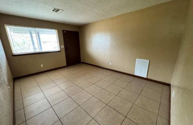 Modern upgrades, no carpet, one car garage!  Call or go online today for your personal tout 405-691-6414, www.dsprops.com Gallery 4