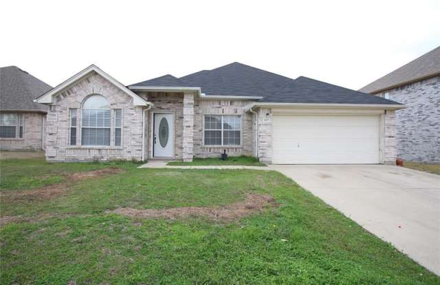 307 Quail Meadows Lane - 307 Quail Meadows Lane, Arlington, TX 76002