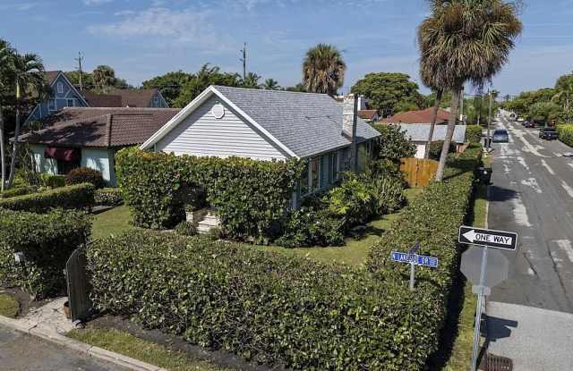 629 N Lakeside Drive Gallery 1