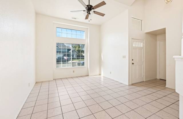 Beautiful 4BR/3BA  home in Clovis Schools District Gallery 4