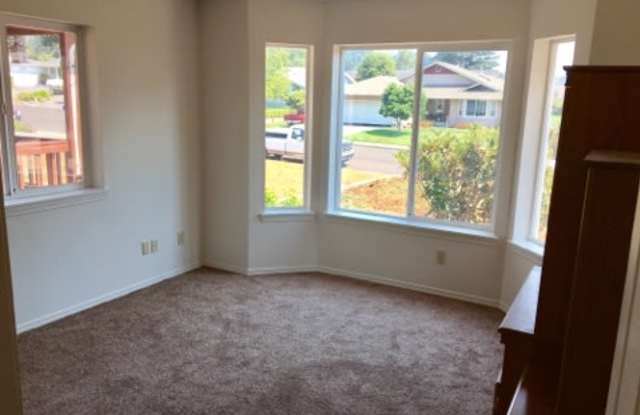 835 Crestwood Place Gallery 3