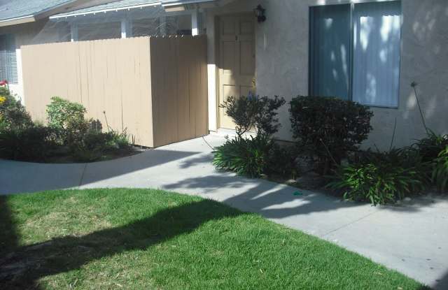 Gorgeous 2 story 2 bedroom 2 bath Townhome Gallery 3