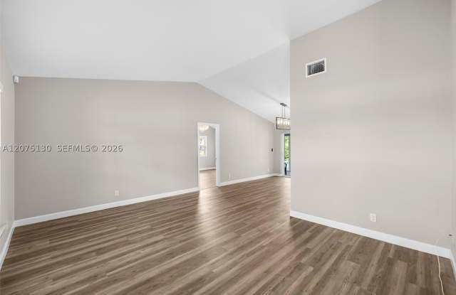 1151 NW 78th Ter Gallery 4