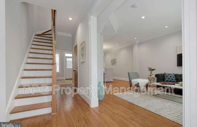 431 Manor PL NW Gallery 2