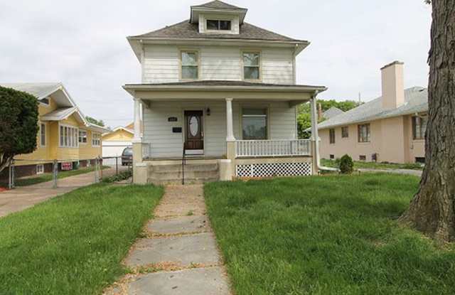 HUGE Historic Home with amazing fenced in yard and golf course views! photos photos HUGE Historic Home with amazing fenced in yard and golf course views! photos photos