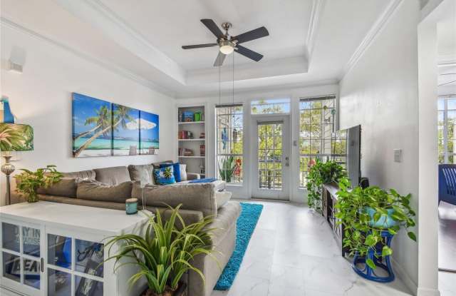 4304 BAY CLUB Circle Gallery 4