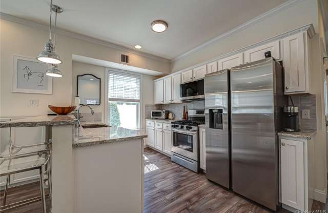 7 Nathan Hale Drive Gallery 2