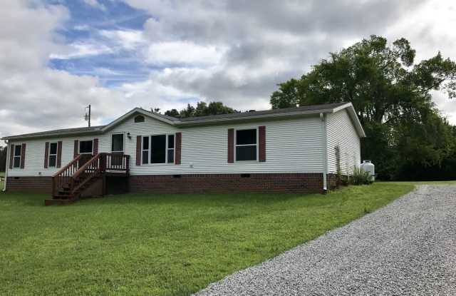Welcome to this Spacious 3 Bedroom, 2 Bath Home Near Lake Gaston! photos photos