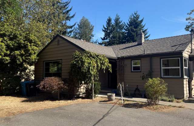 2 Bed/ 1 Bath Cape Cod Upper Unit House in Shoreline, $2300/mo photos photos
