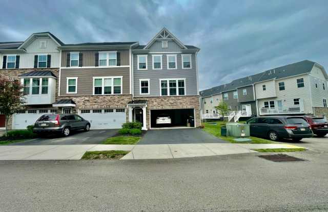 Pittsburgh - 3 Bedroom 2.5 Bathroom - Townhouse - End Unit photos photos