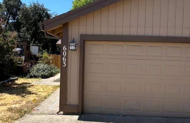 Duplex for RENT! Gallery 1