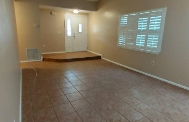 Renovated 3/2 Duplex Winter Springs Gallery 3
