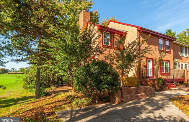 2162 GOLF COURSE DR - 2162 Golf Course Drive, Reston, VA 20191