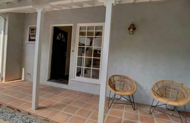 2683 La Cuesta Dr. Gallery 4
