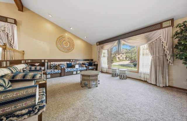 8524 Golfview Drive Gallery 2