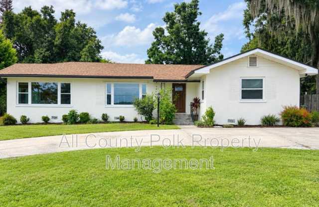 933 N Lake Otis Dr Gallery 1