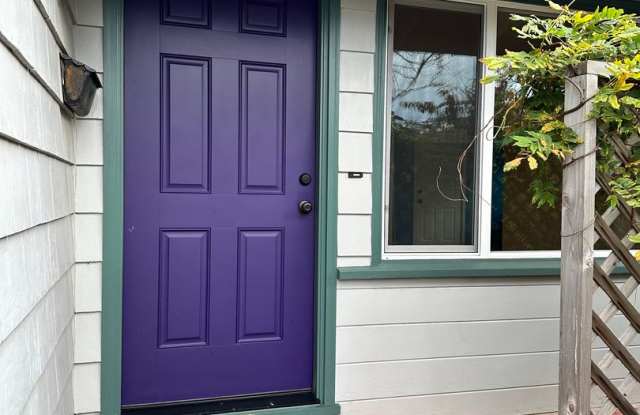 2 Bedroom/ 1 Bath House in Eureka, Single car Garage with Washer  Dryer included!! - 3145 Oregon Street, Eureka, CA 95503