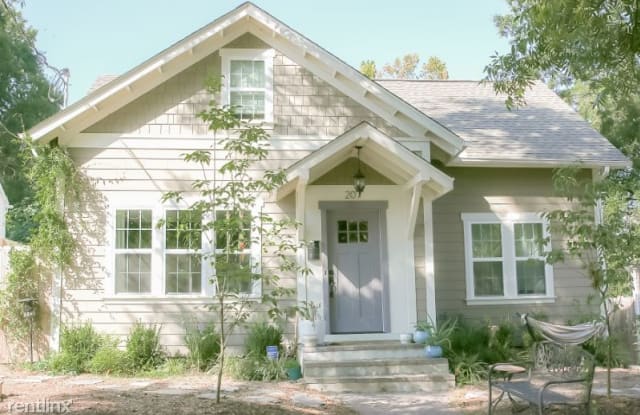 207 Northwood Cir - 207 Northwood Circle, Durham, NC 27701
