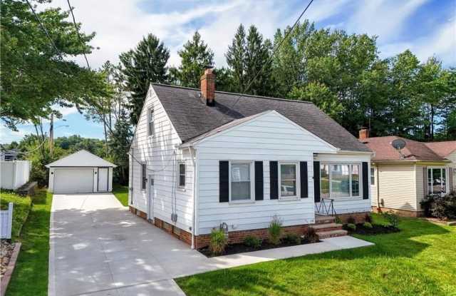 3707 Longwood Avenue Gallery 2