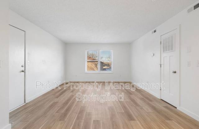 3111 West Greenwood Street Gallery 4
