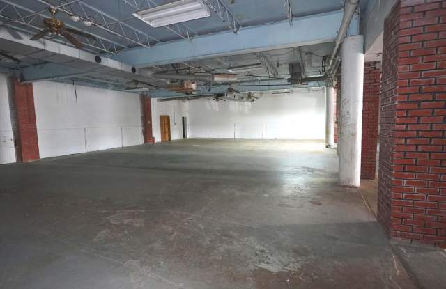 4501 N HOWARD Street Gallery 4