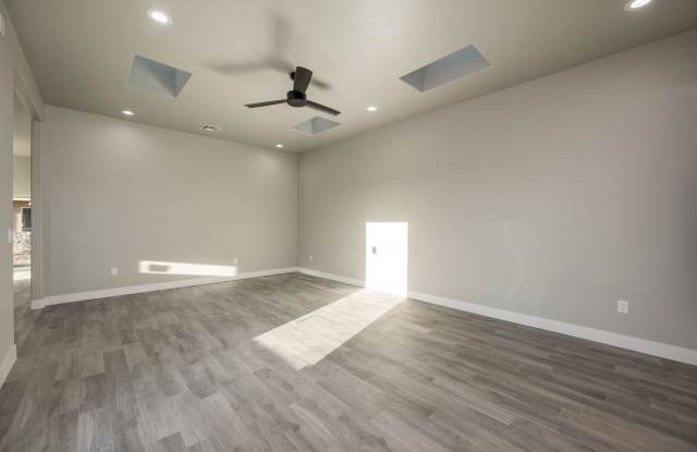 2920 Fairway Dr – New Modern 3-Bedroom Townhome for Rent in Las Cruces Gallery 3