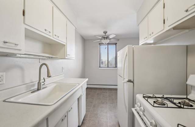 214 Place Apartments Gallery 3