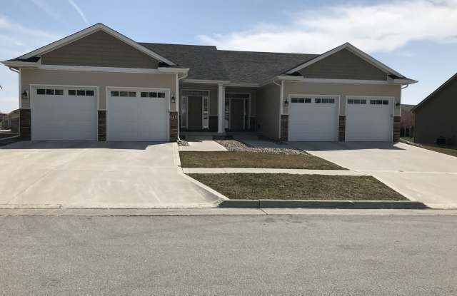 2716 London Dr. Gallery 1