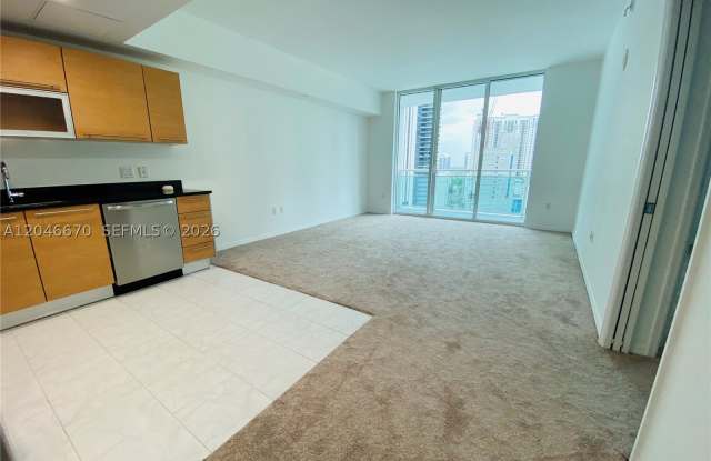 951 Brickell Ave Gallery 3
