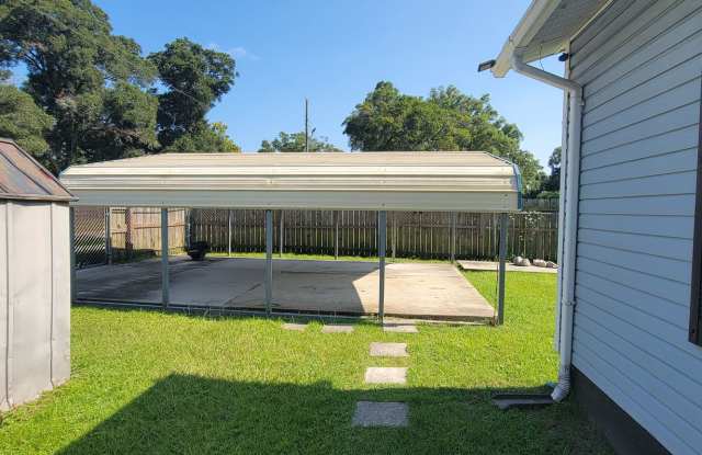 Charming three bedroom one bath home for rent. Gallery 3